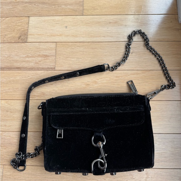 Rebecca Minkoff Handbags - Rebecca Minkoff Black Chain Strap Women's Bag Velvet